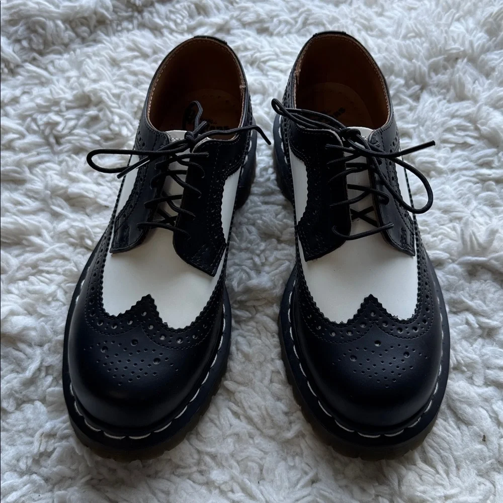 Dr Martens Bex Brogues - Picture 2 of 5